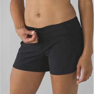 ! Lululemon Run Times Short *4-way Stretch 4"
Black sz 8